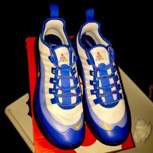 Air Max 6.5 Youth or 8 women’s